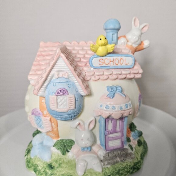 Lillian Vernon Porcelain Eastern Music Box Plays Easter Parade - Picture 1 of 12
